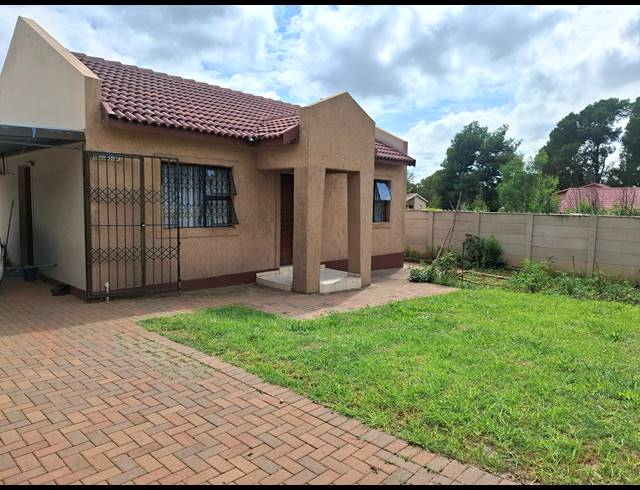2 BEDROOM HOUSE FOR SALE IN GLEN HARVIE